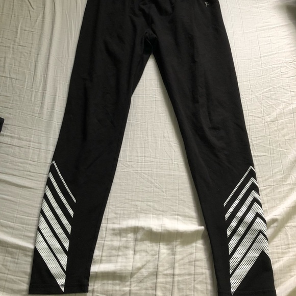 Women’s athletic leggings - Picture 2 of 2